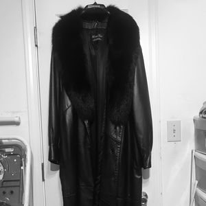 Leather Long coat with detachable fur collar
